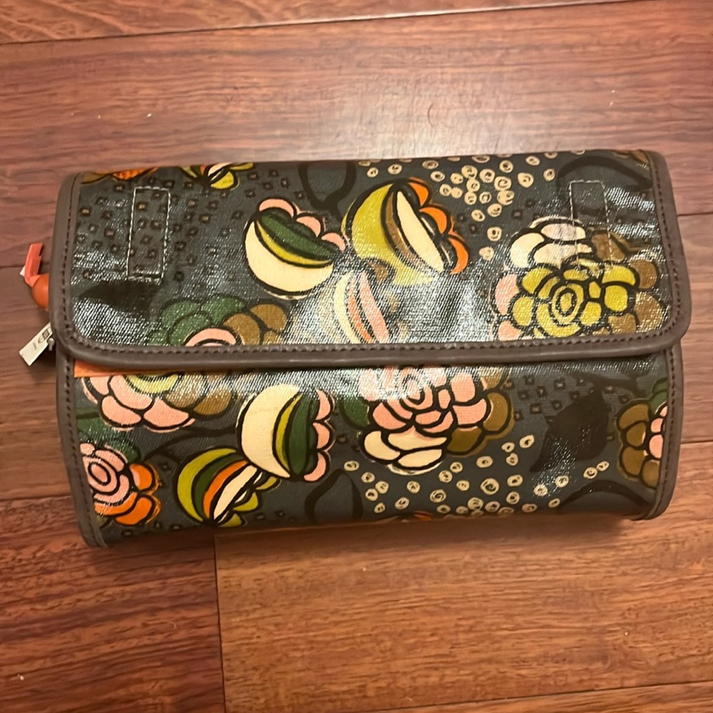 Fossil Key-Per Toiletry Bag